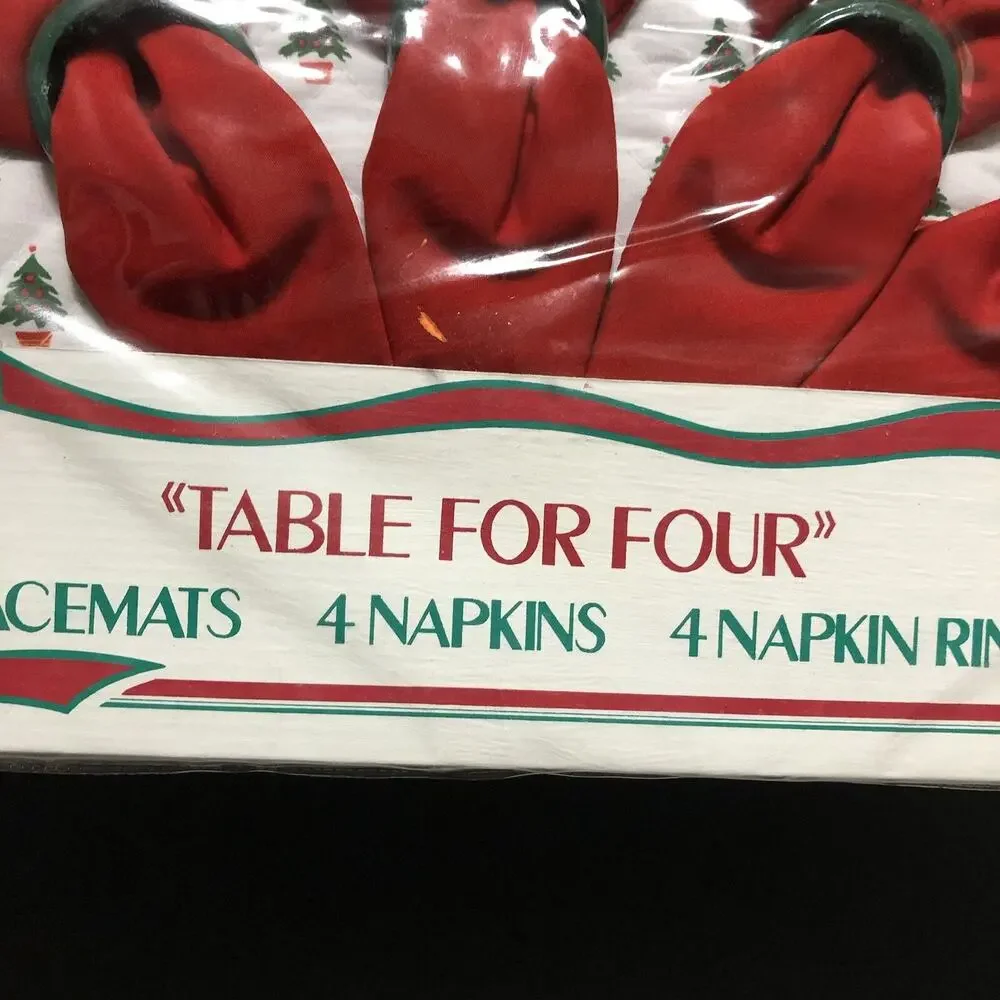 Christmas Placemat Napkin Set By Matters Table for Four Red Green Vintage NEW